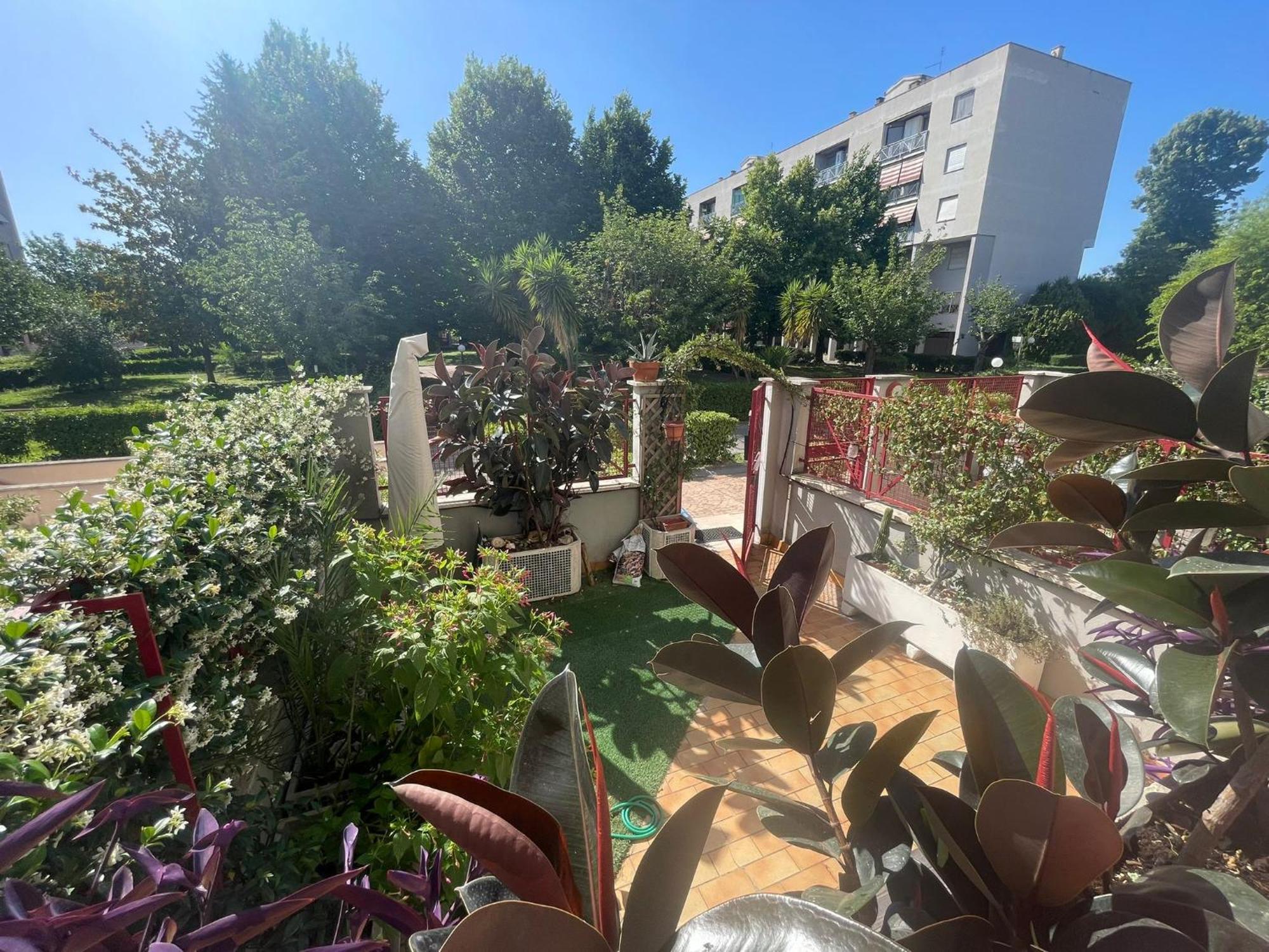Intero Appartamento Con Giardino E Parcheggio Рим Экстерьер фото